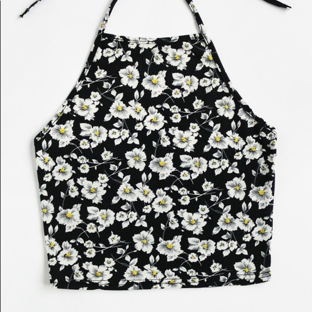 ✨LAST CHANCE✨ Self Tie Halter Top - Picture 2 of 3